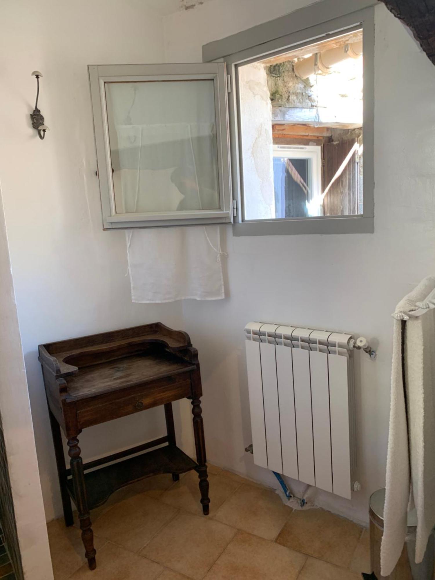 La Sarrasine Hotel Villes-sur-Auzon Buitenkant foto