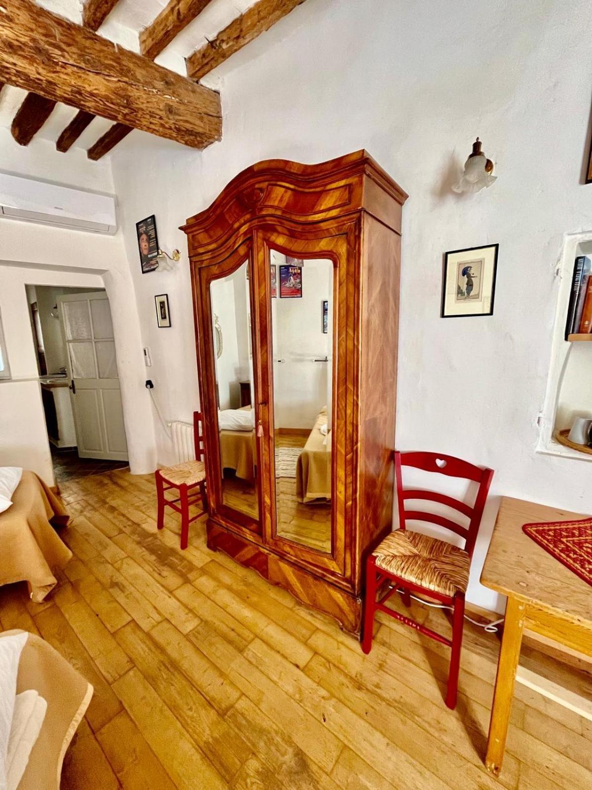 La Sarrasine Hotel Villes-sur-Auzon Buitenkant foto