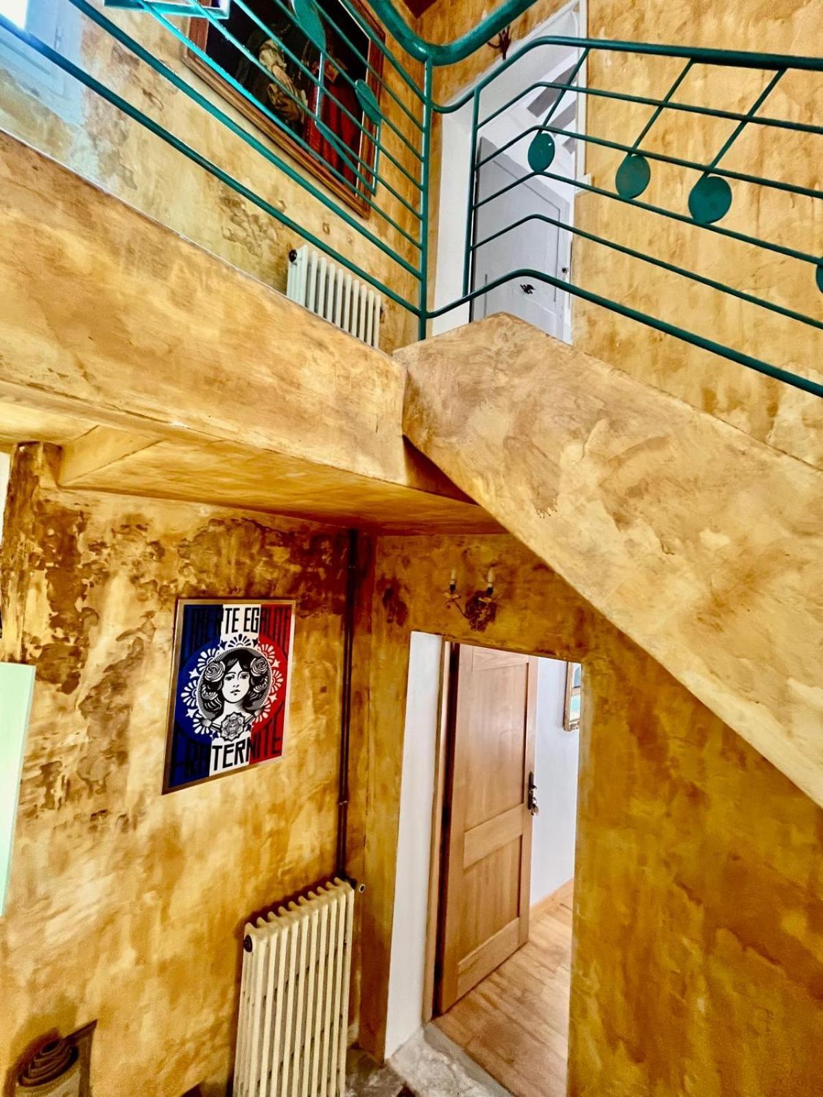La Sarrasine Hotel Villes-sur-Auzon Buitenkant foto