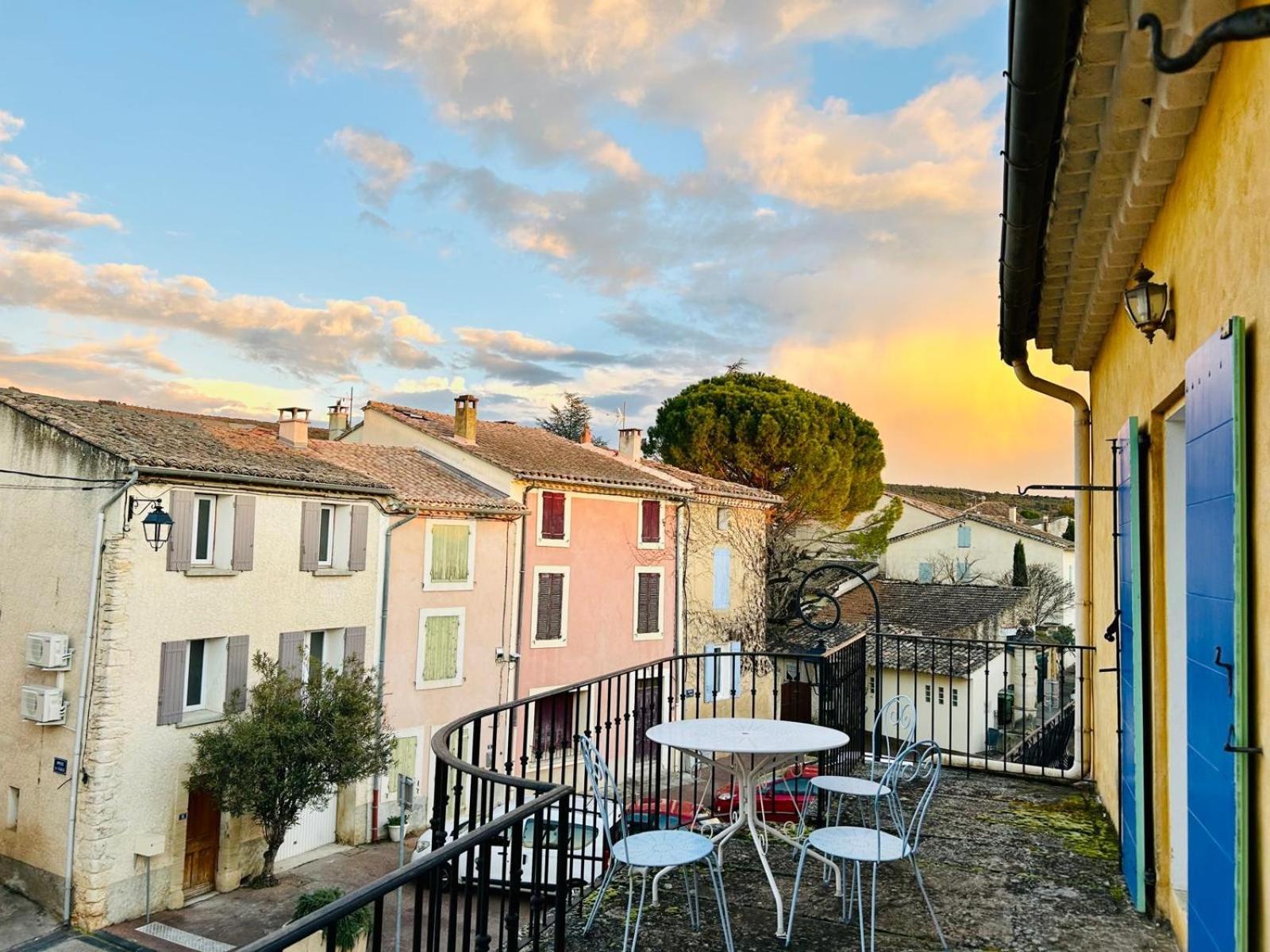 La Sarrasine Hotel Villes-sur-Auzon Buitenkant foto