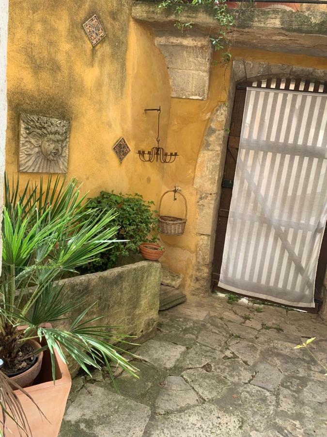 La Sarrasine Hotel Villes-sur-Auzon Buitenkant foto