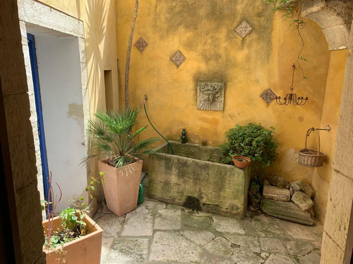 La Sarrasine Hotel Villes-sur-Auzon Buitenkant foto