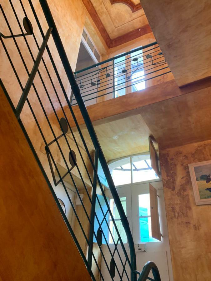 La Sarrasine Hotel Villes-sur-Auzon Buitenkant foto