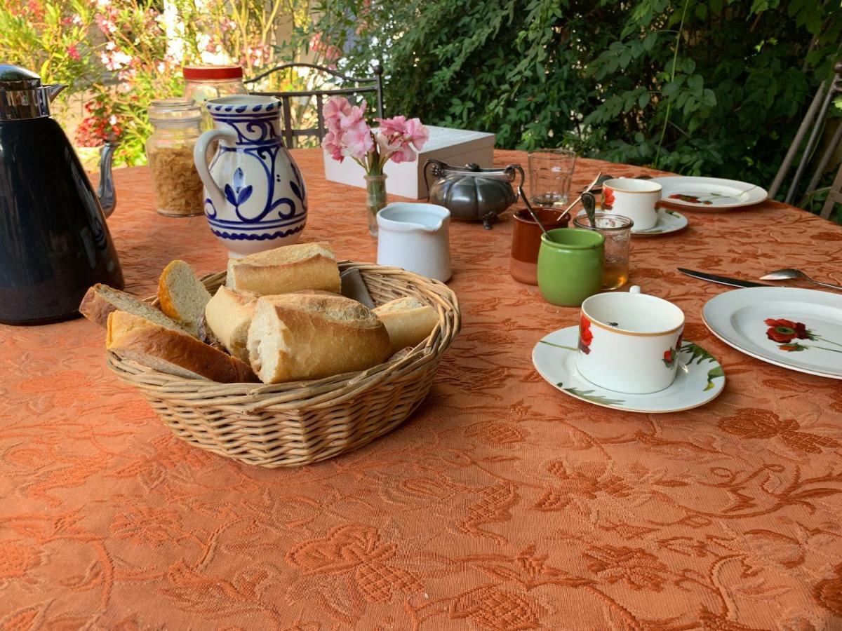 La Sarrasine Hotel Villes-sur-Auzon Buitenkant foto