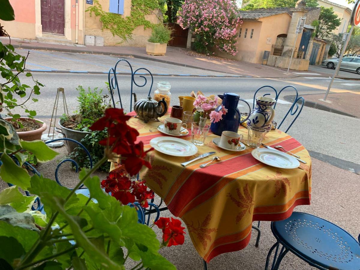 La Sarrasine Hotel Villes-sur-Auzon Buitenkant foto